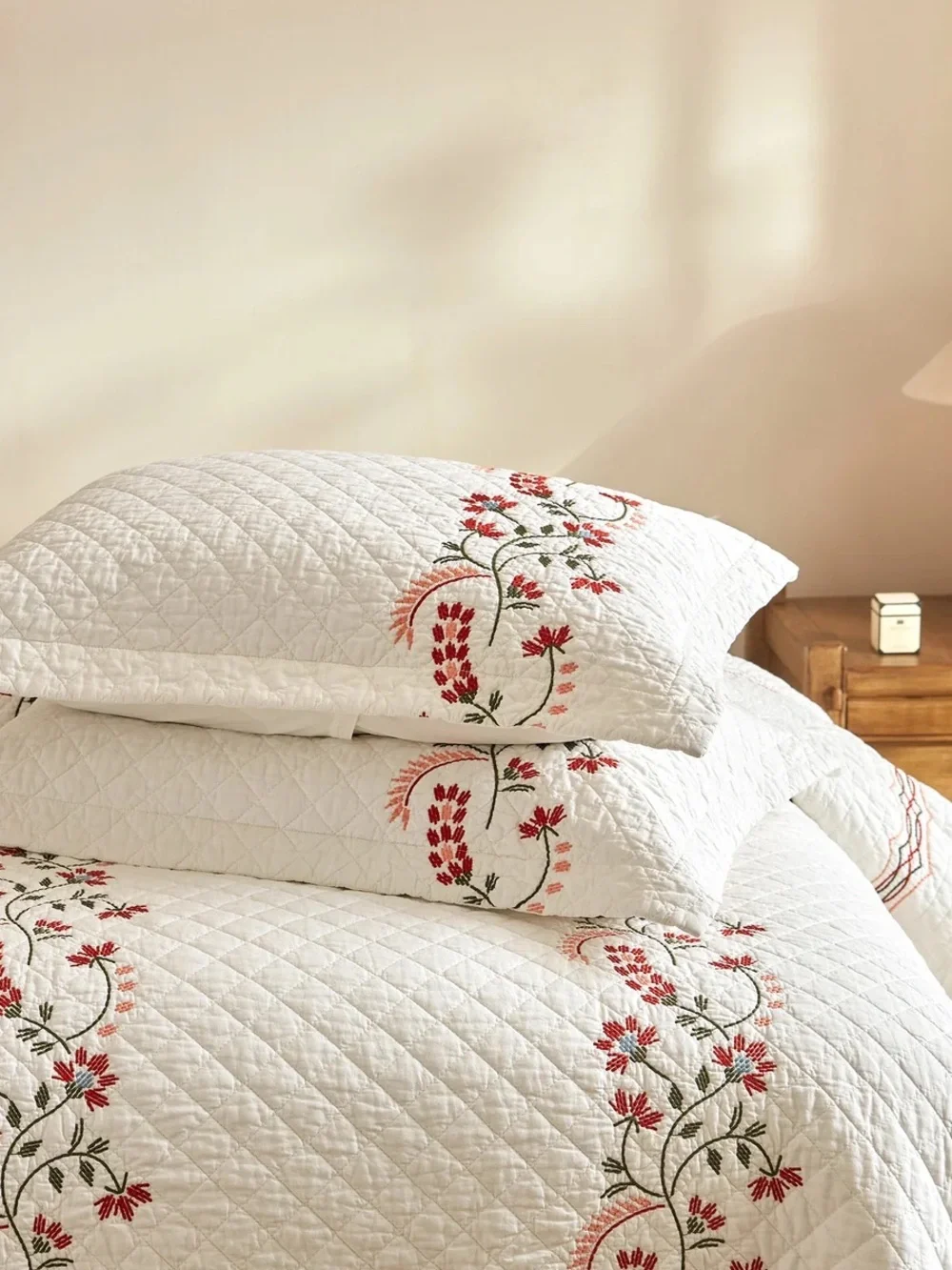 3 piece 100% cotton embroidered quilt set farmhouse bedspread